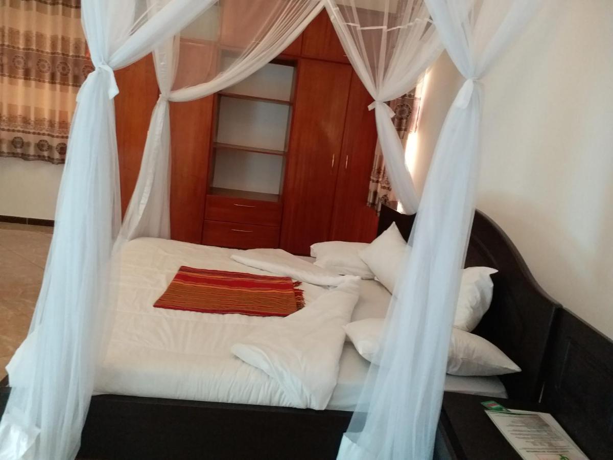 Acactus Hotel Кампала Экстерьер фото